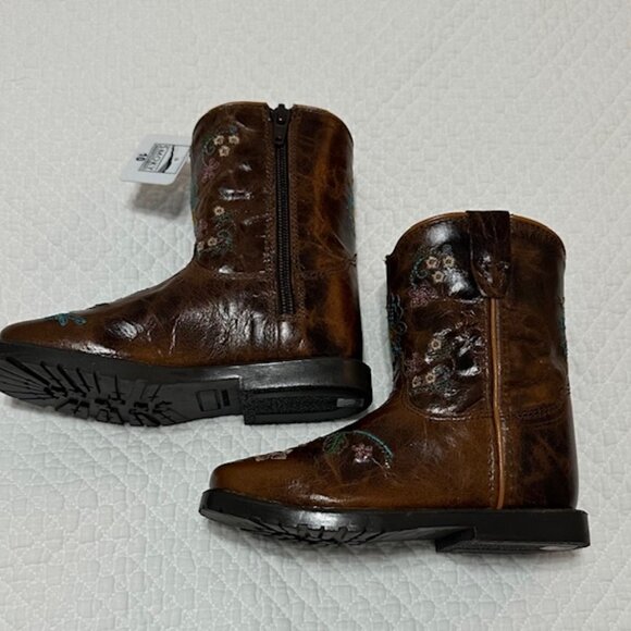 Girls New Boots with flower stitching size 10 - Picture 3 of 3